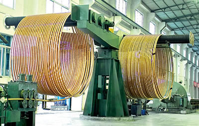 Machine de fabrication de tuyaux en cuivre